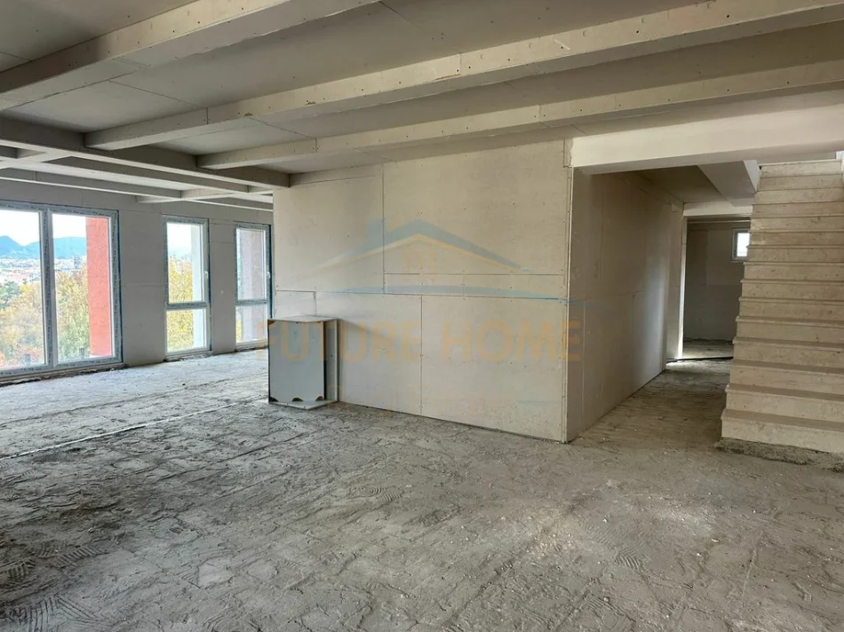 Tirane, jepet me qera Vile 5-Kateshe , 7.000 € (KODRA E DIELLIT 2)