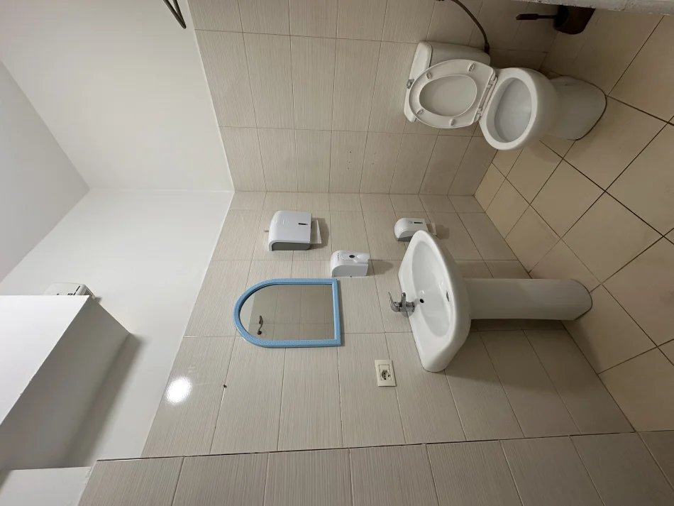 Tirane, jap me qera ambjent biznesi Kati 2, 350 m² 3.000 € (Rruga Pjetër Budi, Tirane)