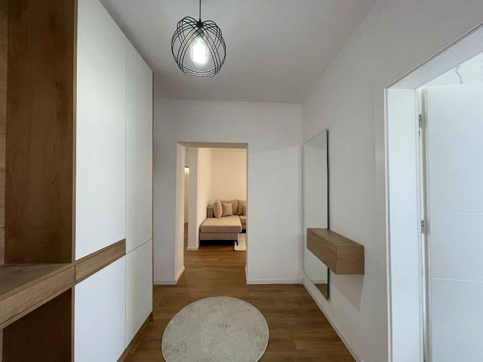 Tirane, jepet me qera apartament 2+1 Kati 3, 80 m² 700 € (Rruga Petro Nini Luarasi)