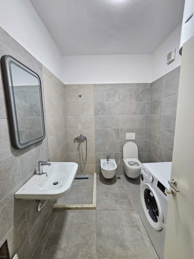 Tirane, jap me qera apartament Kati 4, 140 m² 500 Euro (yzberisht)