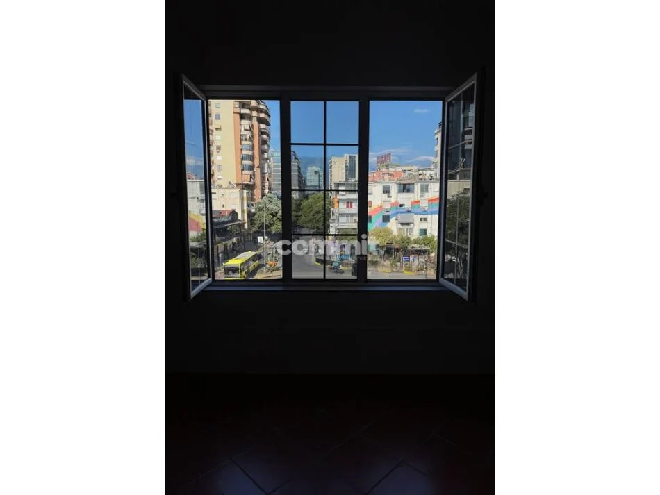 Tirane, jepet me qera apartament 2+1+Ballkon Kati 4,