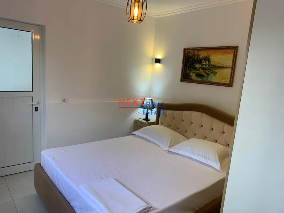 Vlore, jepet me qera apartament 1+1 , 40 m² 400 € (LUNGOMARE)