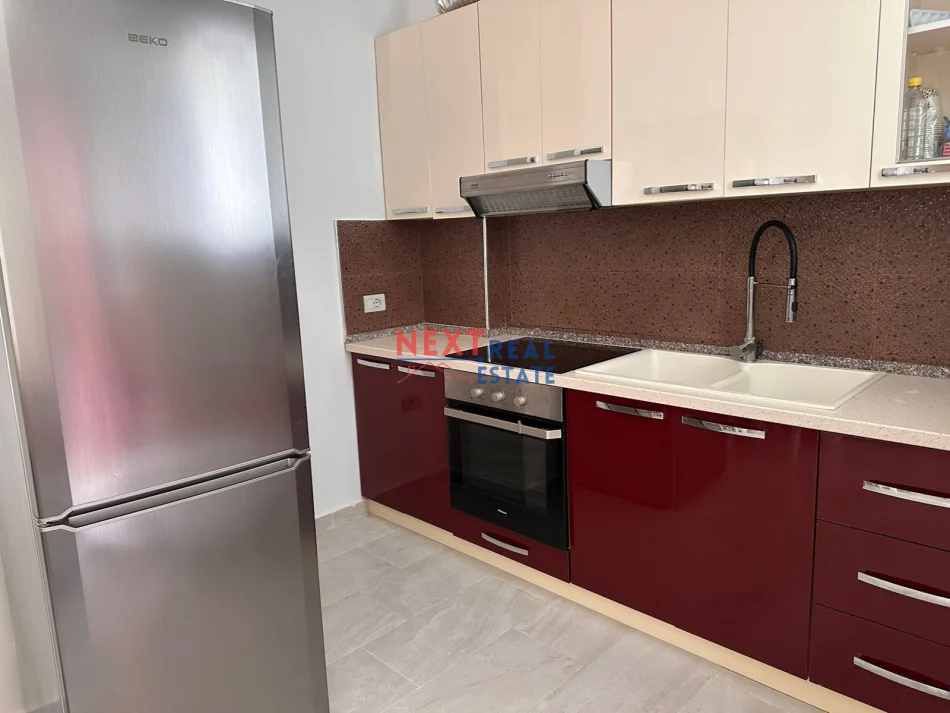 Vlore, shitet apartament 1+1+Ballkon Kati 4, 68 m² (RRADHIME)