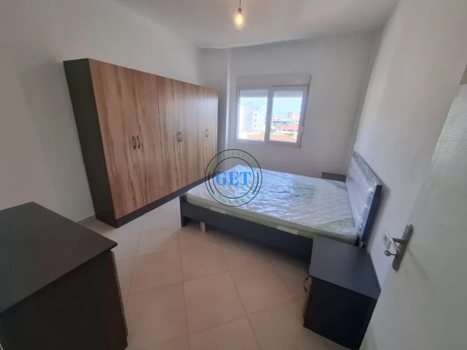 Durres, jepet me qera apartament 2+1 Kati 5, 90 m² 350 € (Tregu Industrial, Durrës.)