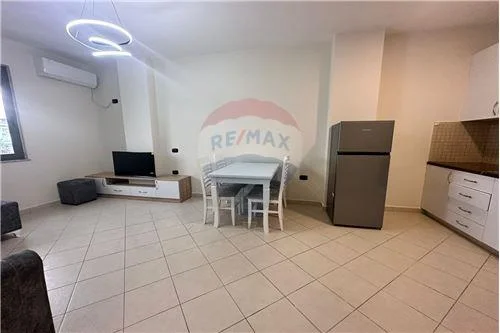 Apartament - Me Qira - Shkolla e Baletit - Tregu Elektrik, Shqipëri
Apartament 1+1 per qira, Tregu Elektrik
