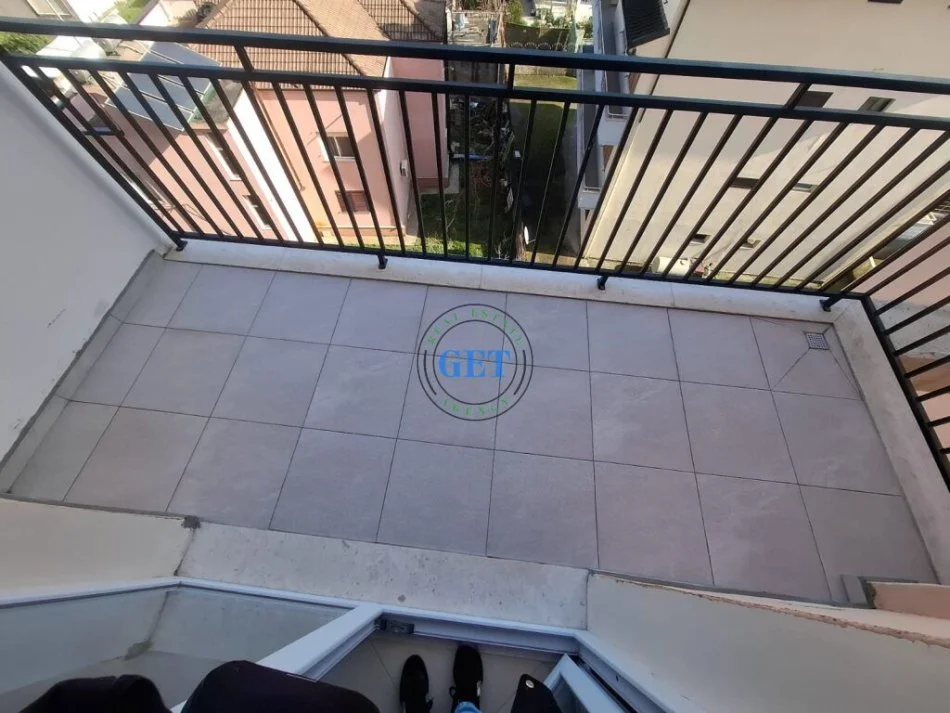 Durres, jepet me qera apartament 2+1 Kati 5, 90 m² 350 € (Tregu Industrial, Durrës.)