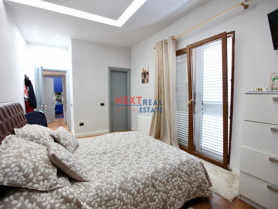 Vlore, shitet apartament+verande | Penthouse 3+1+Aneks+Ballkon , 172 m² 330.000 € (BULEVARDI ISMAIL QEMALI, VLORE)
