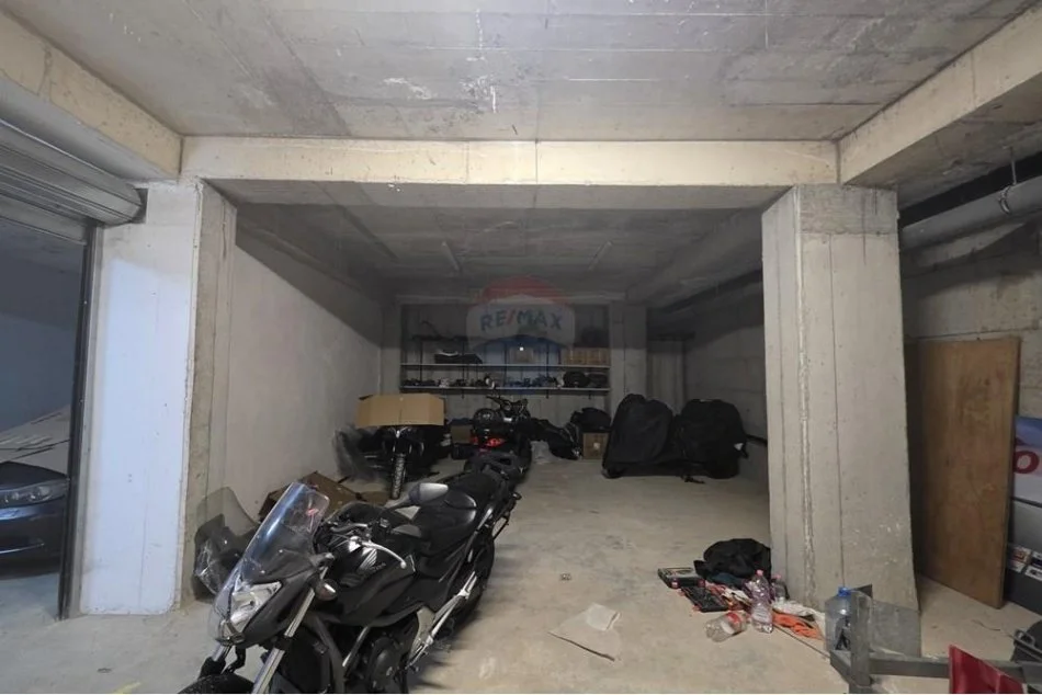 Tirane, shitet garazh | post parkimi Kati -1, 55 m² 40.000 € (Tirana Golden Park)