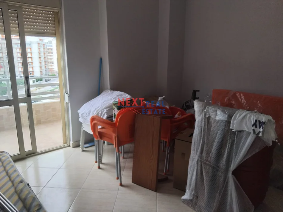 Vlore, jepet me qera apartament 3+1+Ballkon Kati 6, 132 m² 400 € (Tek hotel “Salvatore”, Centrale)