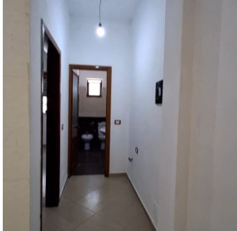 Tirane, jepet me qera shtepi 1+1 Kati 1, 50 m² 250 € ( JEPET ME QERA APARTAMENT 1+1 – ASTIR (RR. THEODOR KEKO) – 250 €)