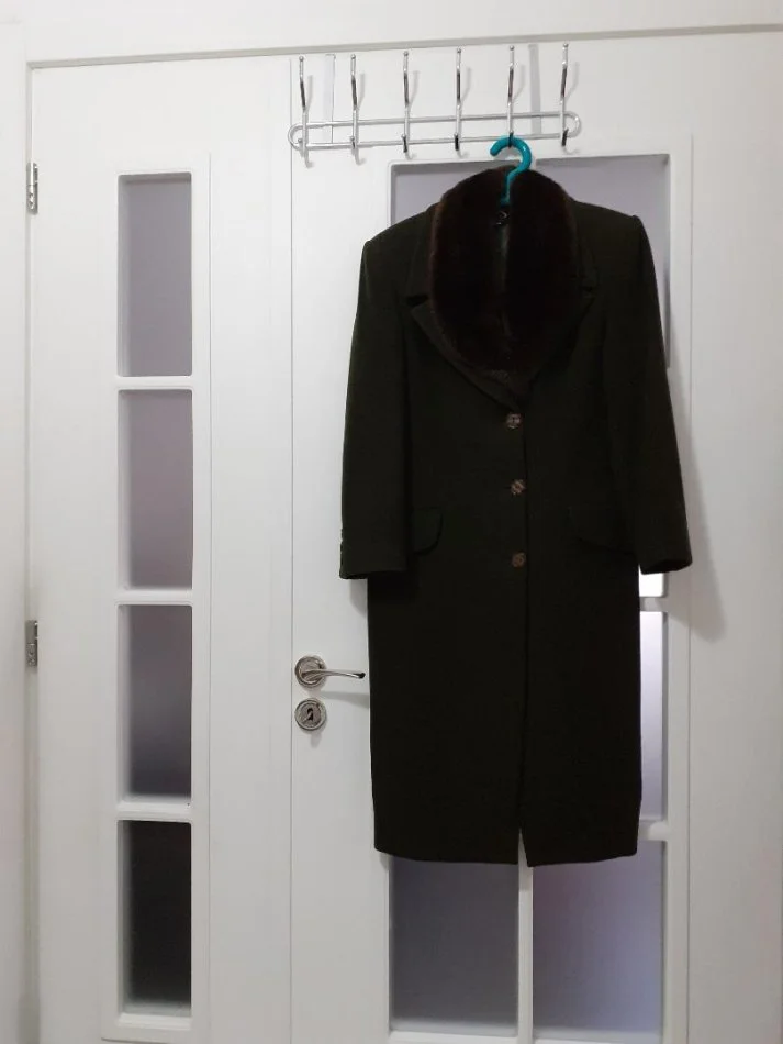 Tirane, shes Shitet pallto per femra 100 €