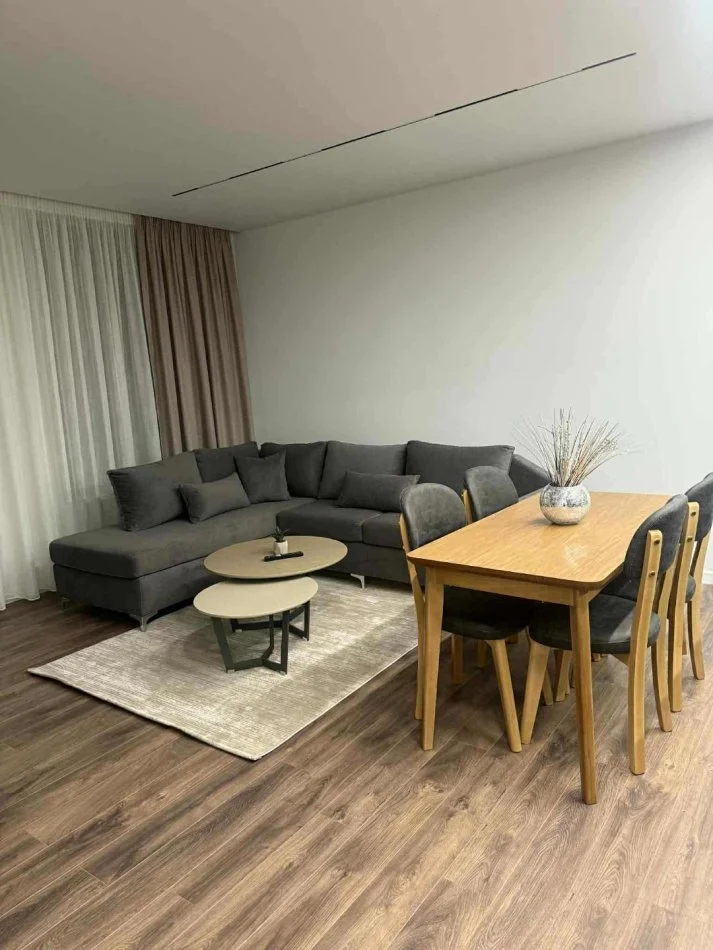 Tirane, jepet me qera apartament 2+1+Aneks+Ballkon Kati 2, 100 m² 750 € (Jordan Misja)