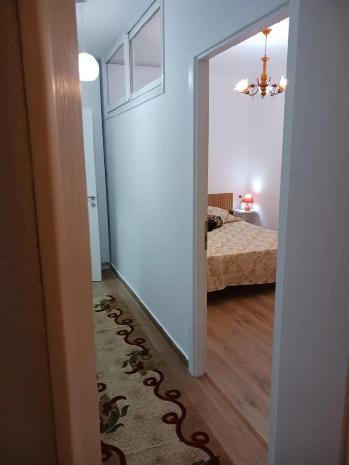 Tirane, jepet me qera apartament 1+1 Kati 5, 60 m² 500 € (Rruga Naim Frasheri, Rruga e Kavajes, 21 Dhjetori.)