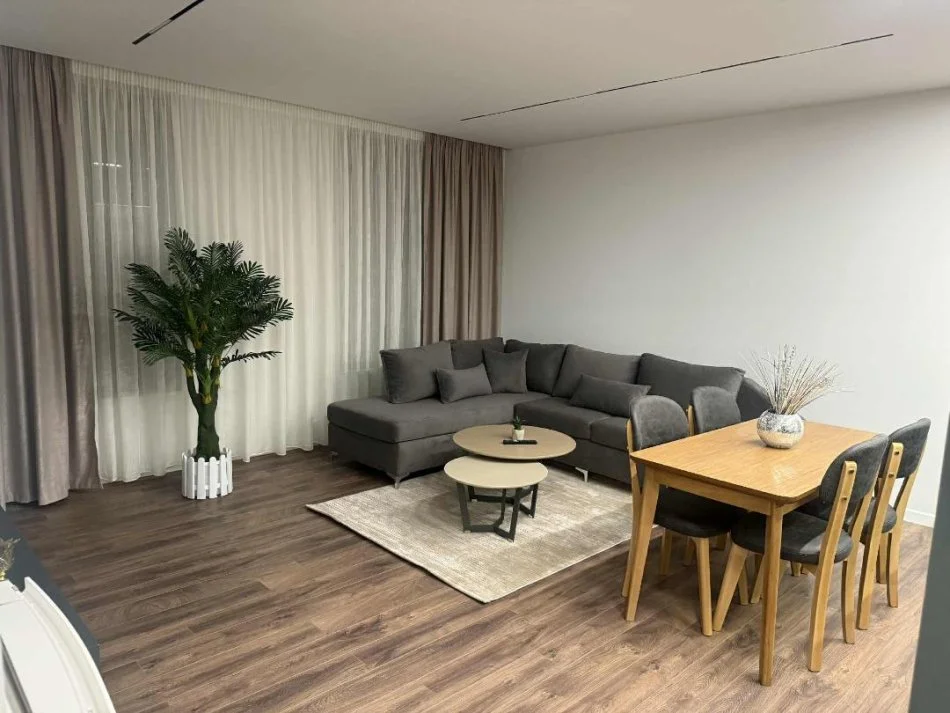 Tirane, jepet me qera apartament 2+1+Aneks+Ballkon Kati 2, 100 m² 750 € (Jordan Misja)