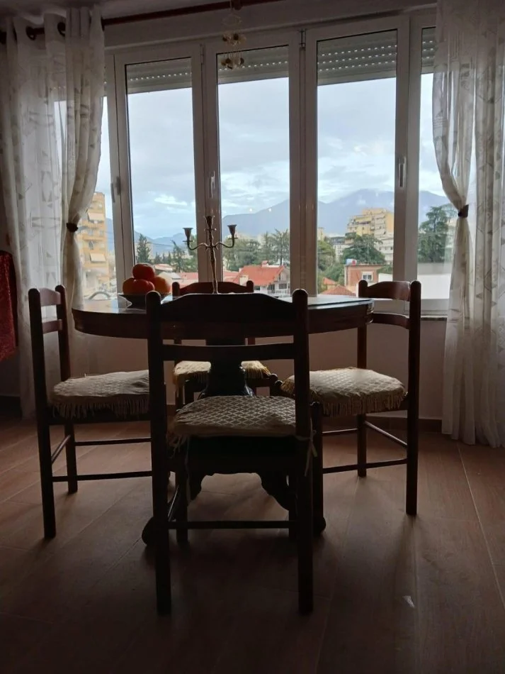 Tirane, jepet me qera apartament 1+1 Kati 5, 60 m² 500 € (Rruga Naim Frasheri, Rruga e Kavajes, 21 Dhjetori.)