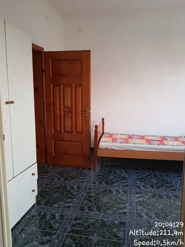 Tirane, jepet me qera shtepi 2+1 Kati 2, 1 m² 450 € (Rruga Kristaq Capo)