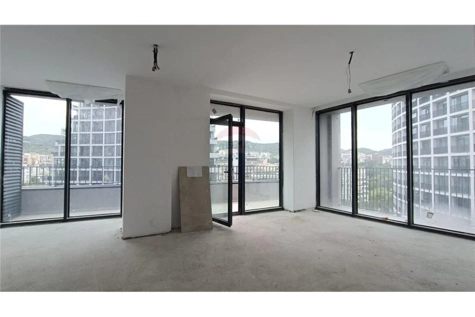 Tirane, jepet me qera zyre Kati 7, 177 m² 1.500 € ("Lakeview Residences"Liqeni i Tiranes)