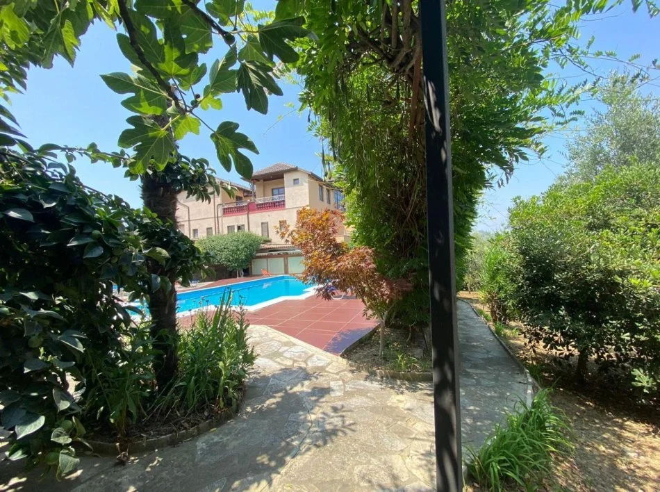 Tirane, shitet hotel Kati 3, 1.098 m² 1.500.000 € (Peze)