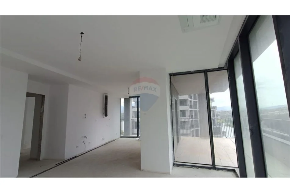 Tirane, jepet me qera zyre Kati 7, 177 m² 1.500 € ("Lakeview Residences"Liqeni i Tiranes)