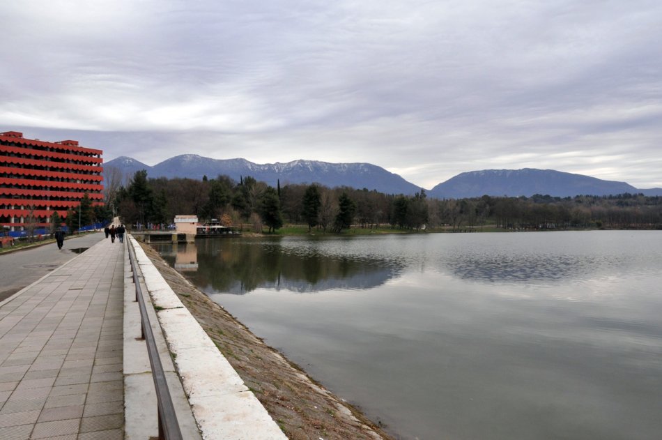 Tirane, shes truall , 5,500 m² 2,200,000 € (Liqeni i Tiranës)