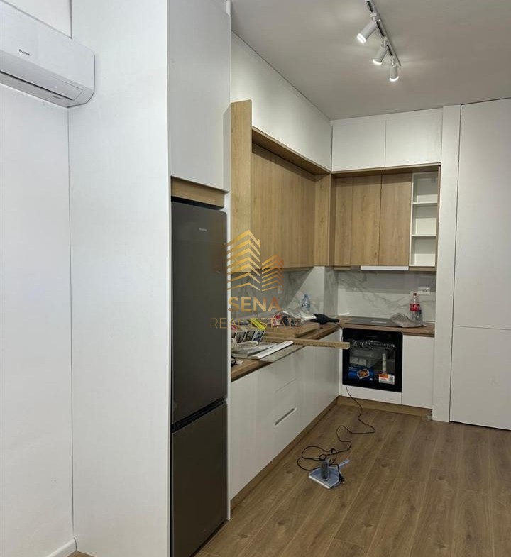 Tirane, jepet me qera apartament 1+1+Ballkon Kati 3, 50 m² 420 € (Residenca Kadiu)