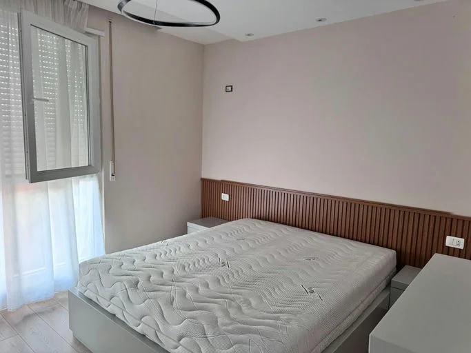 Tirane, jepet me qera apartament 1+1 , 60 m² 470 € (Rruga ''Hasan Vogli")