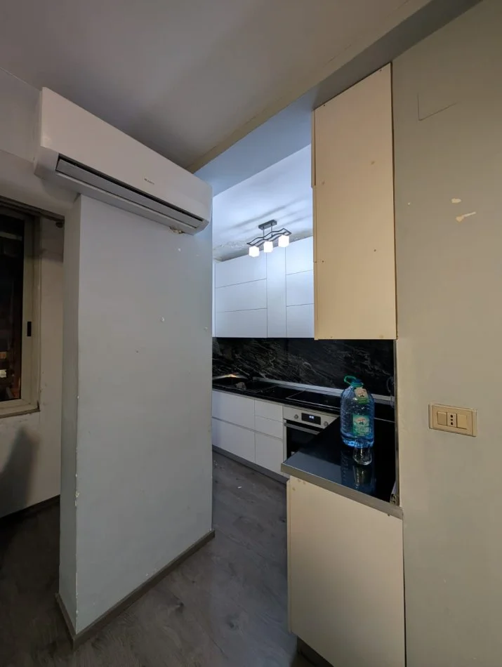 Tirane, jap me qera apartament 1+1 Kati 4, 60 m² 450 € (Irfan Tomini)