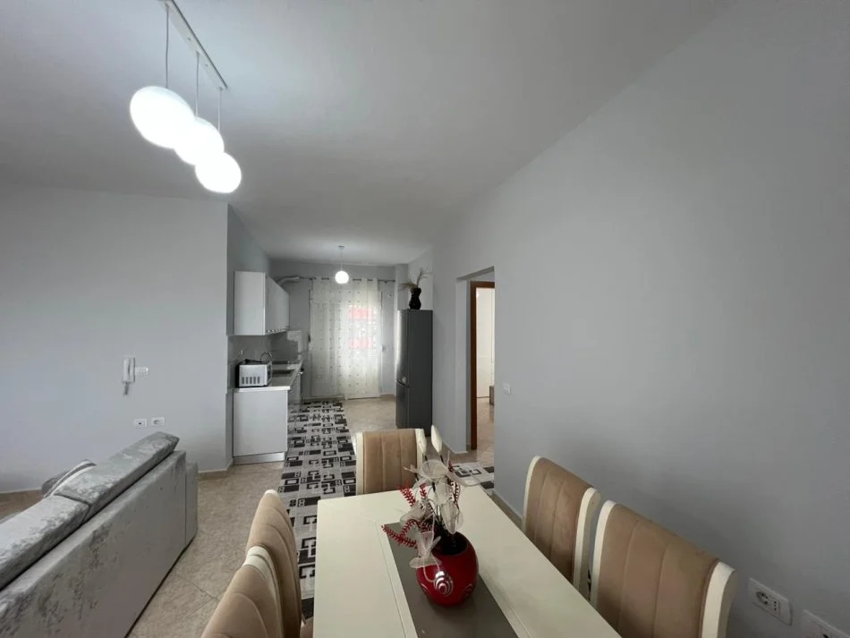 Tirane, jepet me qera apartament 2+1+Aneks+Ballkon Kati 4, 450 € (rr. Shote Galica)