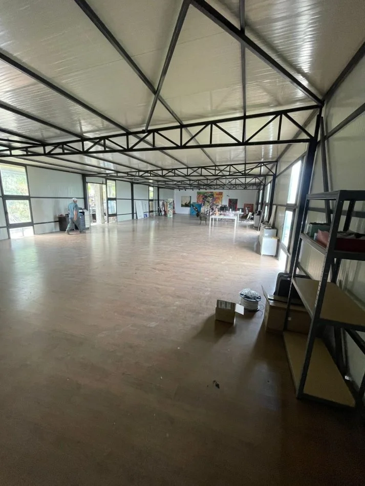 Tirane, jepet me qera ambjent biznesi Kati 1, 650 m² 1.500 € (top chanel)