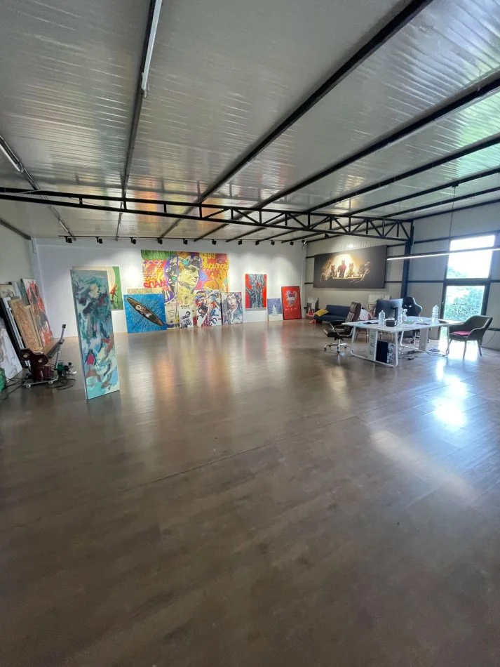 Tirane, jepet me qera ambjent biznesi Kati 1, 650 m² 1.500 € (top chanel)