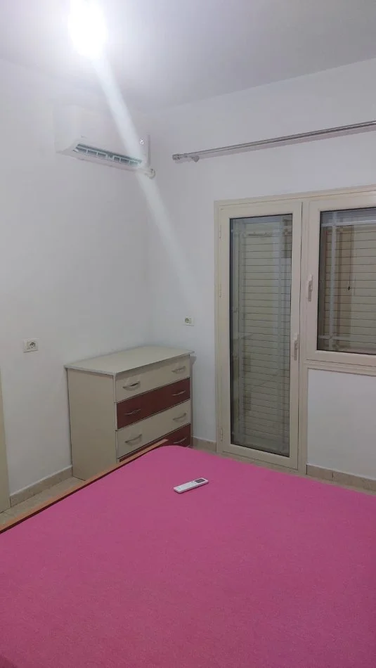 Tirane, shitet Vile 4+1+Ballkon Kati 2, 200 m² 250.000 € (Rruga Dalip Topi -Fresk)