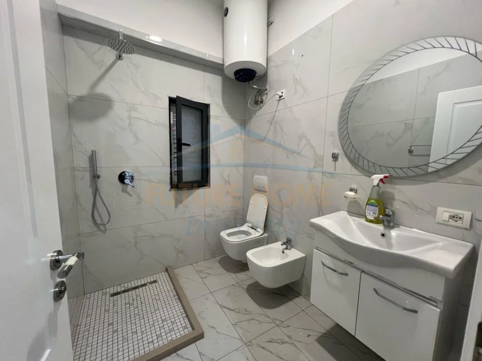 Tirane, jepet me qera shtepi 2 Katshe Kati 0, 50 m² 800 € (Hoxha Tahsim)