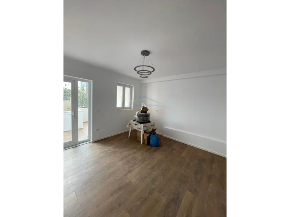 Tirane, shitet apartament 1+1 Kati 3, 50 m² 120.000 € (TREGU ELEKTRIK)