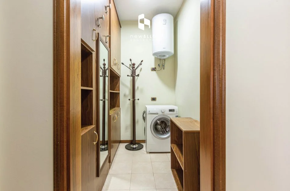 Apartament unik në vendodhje unike me super Pamje 3+1+2wc + Kuzhinë më vete Lavanteri + 2Ballkone 295.000 Eu Qendër / St Trenit Bulevardi Zogu 1 (146m2)🔥