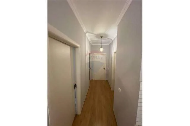 Tirane, jepet me qera apartament 3+1 Kati 5, 118 m² 800 Euro (Kompleksi Panorama)