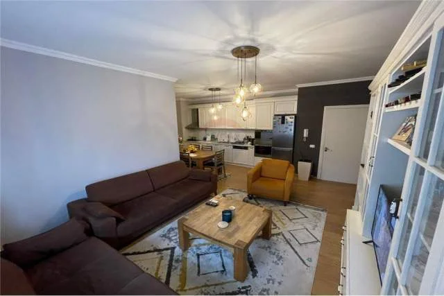 Tirane, jepet me qera apartament 3+1 Kati 5, 118 m² 800 Euro (Kompleksi Panorama)