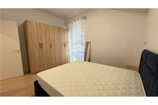 Tirane, jepet me qera apartament 1+1 Kati 3, 68 m² 400 Euro (Bulevardi i ri)
