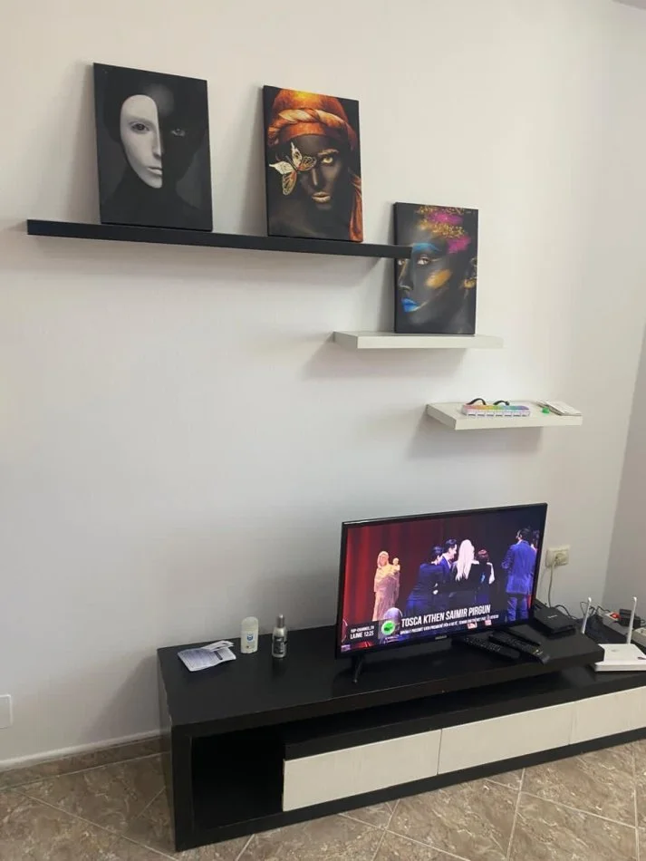 Tirane, jepet me qera apartament 1+1+Ballkon Kati 5, 70 m² 400 € (Stacioni Trenit)