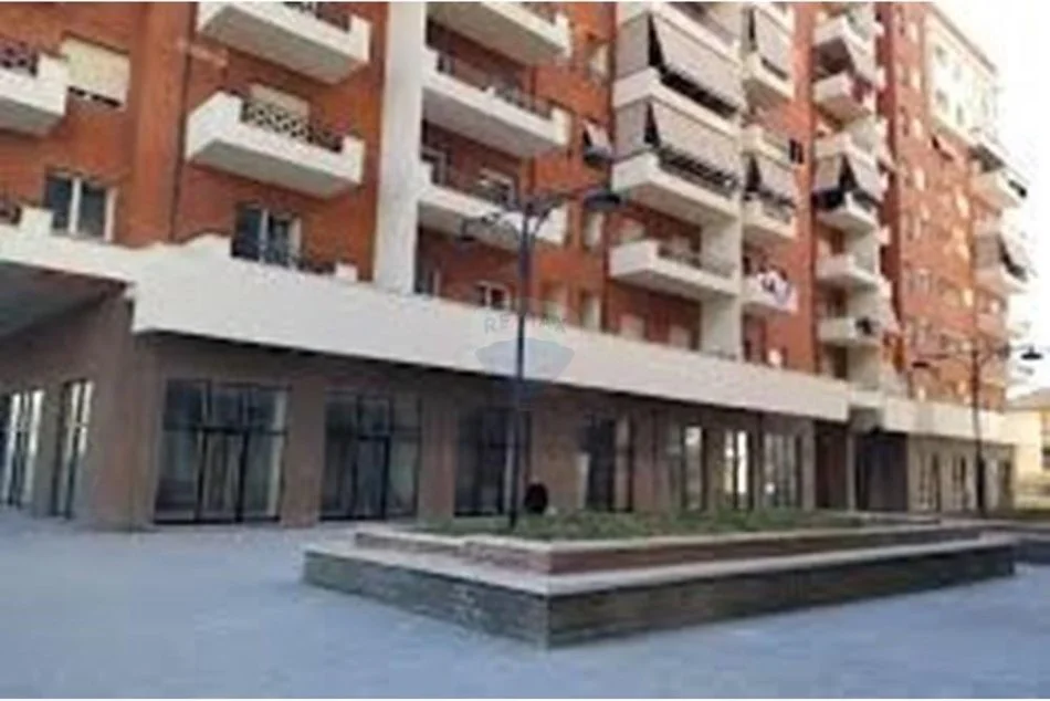 Tirane, shitet garazh | post parkimi Kati -1, 55 m² 40.000 € (Tirana Golden Park)