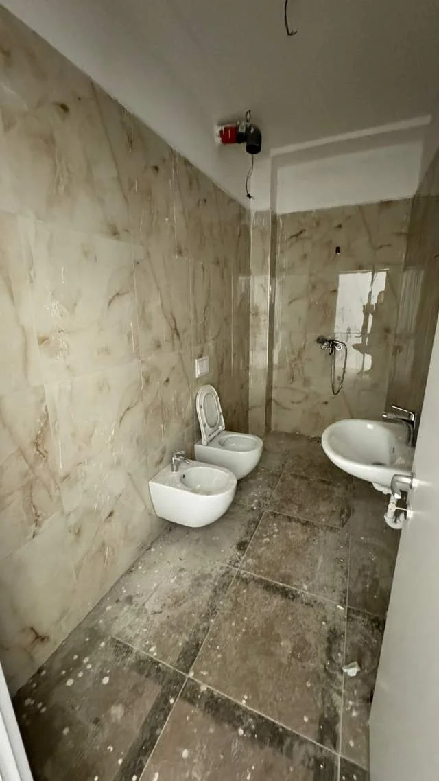 Tirane, shitet apartament 3+1+BLK Kati 7, 160 m² 310.000 Euro (Rruga Kavajes)