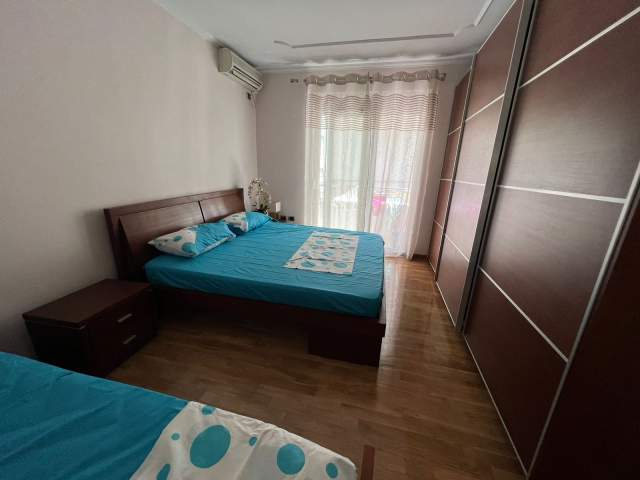 Tirane, jepet me qera apartament 1+1+BLK Kati 3, 70 m² 500 Euro (Blloku)