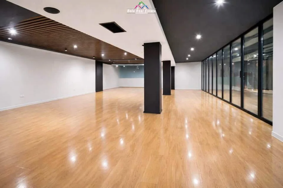 Tirane, jepet me qera zyre Kati 2, 160 m² 1.500 € (sauk)