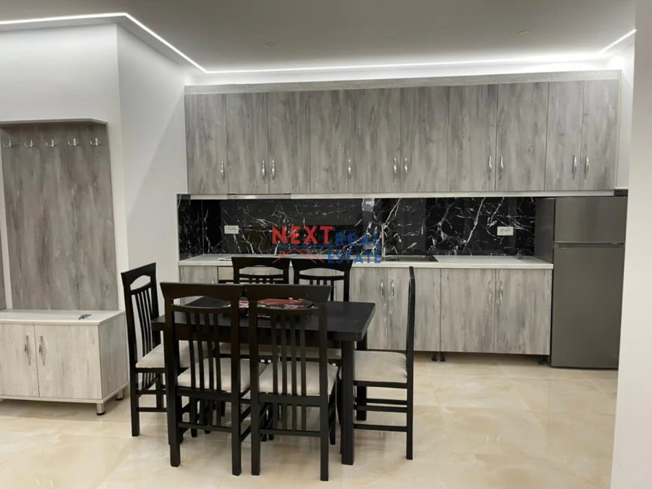 Vlore, shitet apartament 1+1+Ballkon , 60 m² 106.000 € (SARANDE)