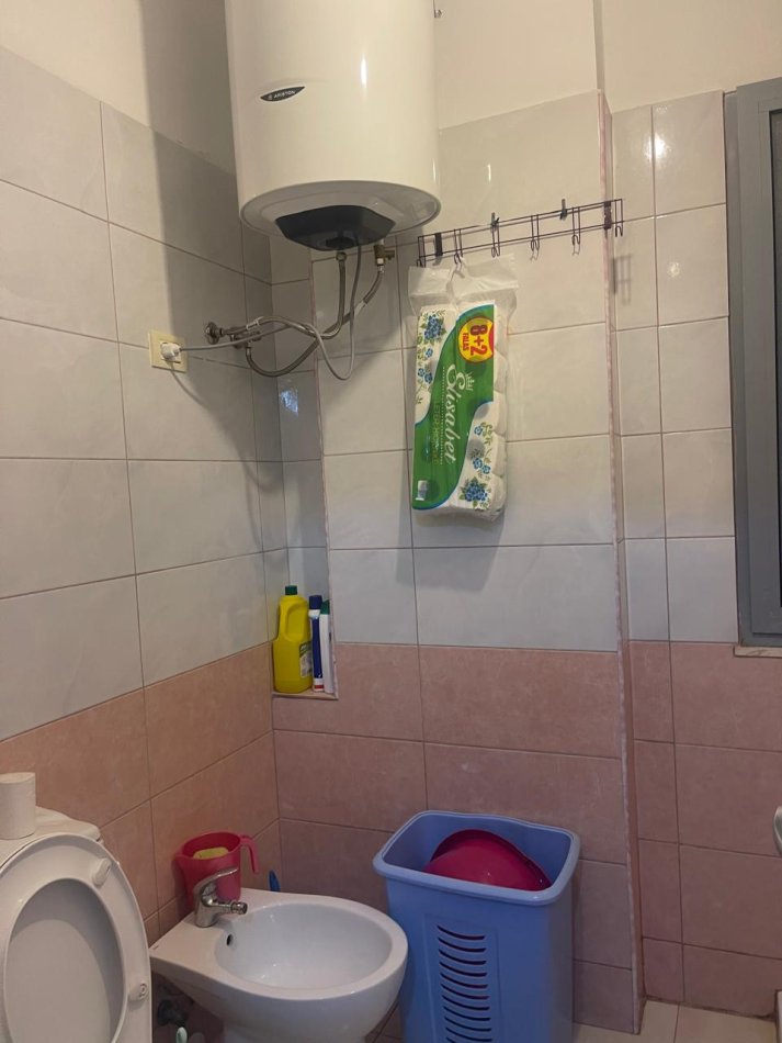 Himare, jepet me qera apartament 1+1+Ballkon Kati 2, 60 m² 40 €/nata  (Spitali i Himares)