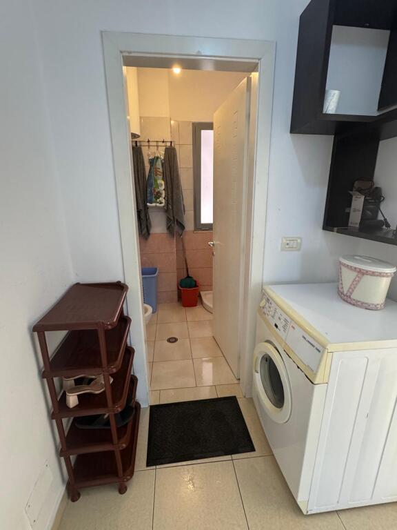 Himare, jap me qera apartament 1+1+Ballkon Kati 1, 65 m² 100 €/nata (Afer Spitalit te Himares)