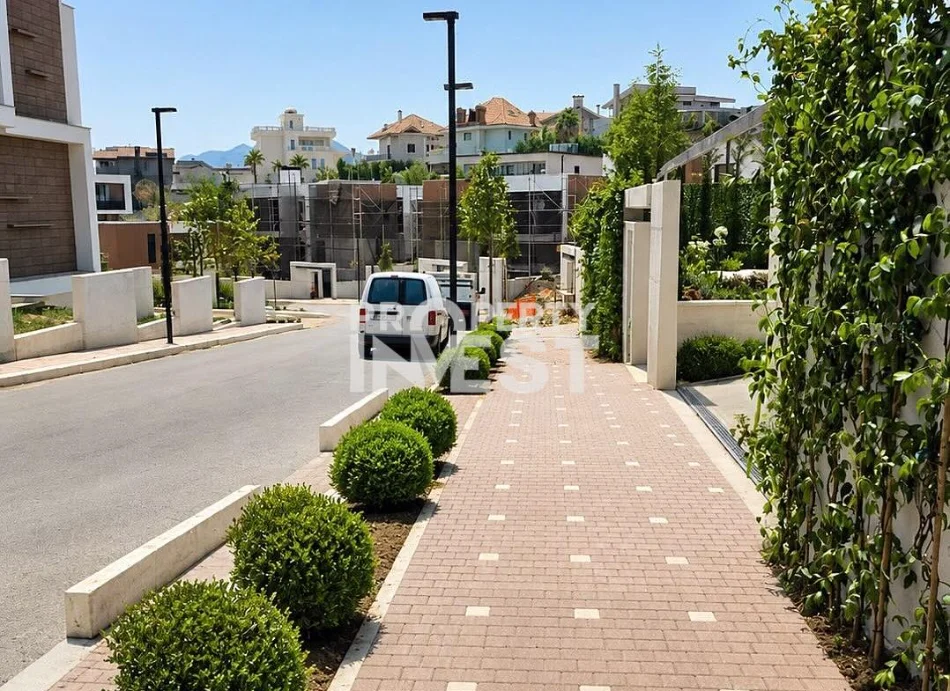 Tirane, shitet apartament 3+1 Kati 2, 233 m² 600.000 € (Mjull Bathore)
