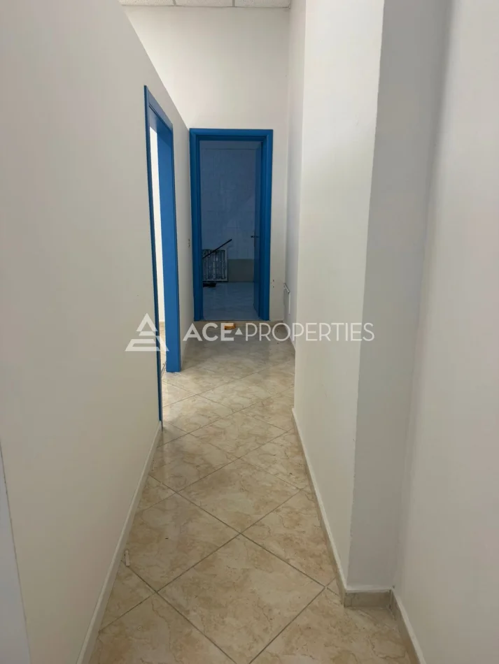 Durres, jepet me qera ambjent biznesi Kati 0, 45 m² 320 € (Vollga, Durres)