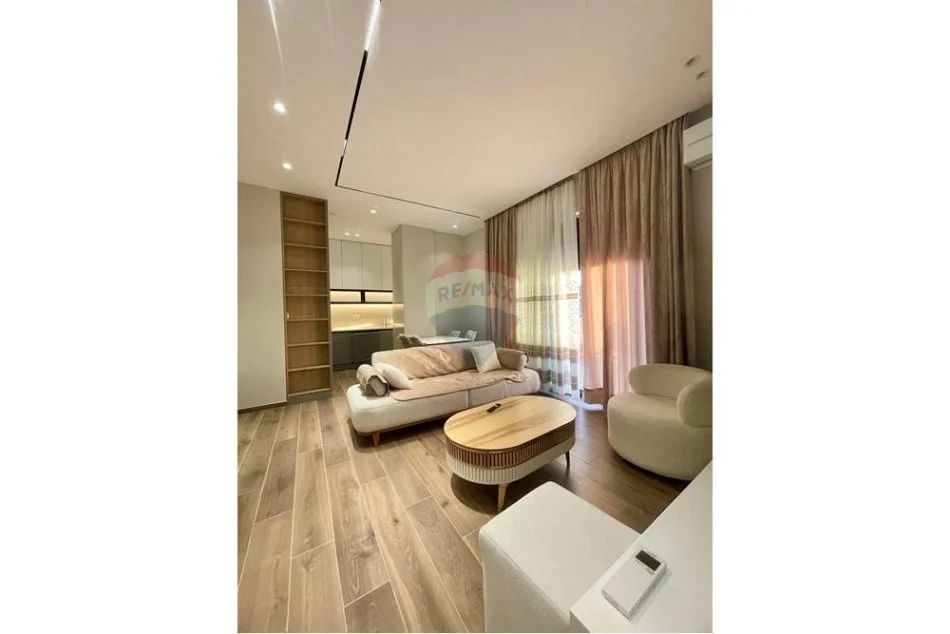 Tirane, jepet me qera apartament 2+1+Ballkon Kati 8, 130 m² 1.500 € 