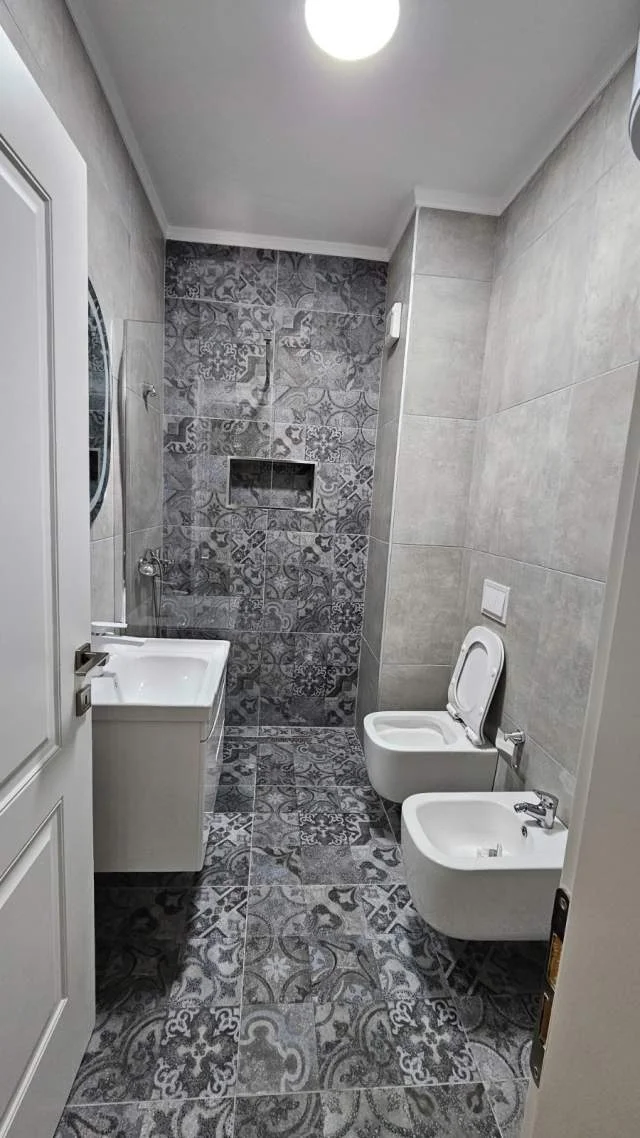 Tirane, jepet me qera apartament 2+1+BLK Kati 6, 121 m² 650 Euro (Don Bosko)
