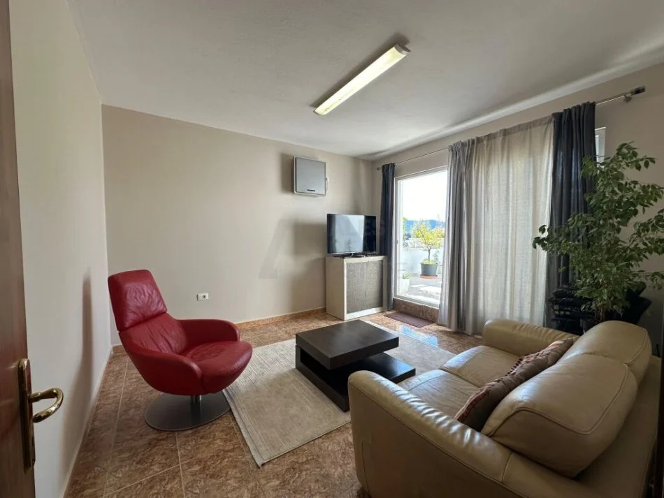 Tirane, jepet me qera apartament 2+1+Aneks+Ballkon Kati 10, 145 m² 1.500 € (Bllok)